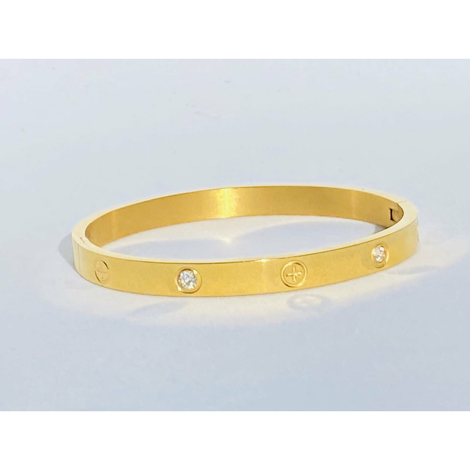 Lust Cross Bangle