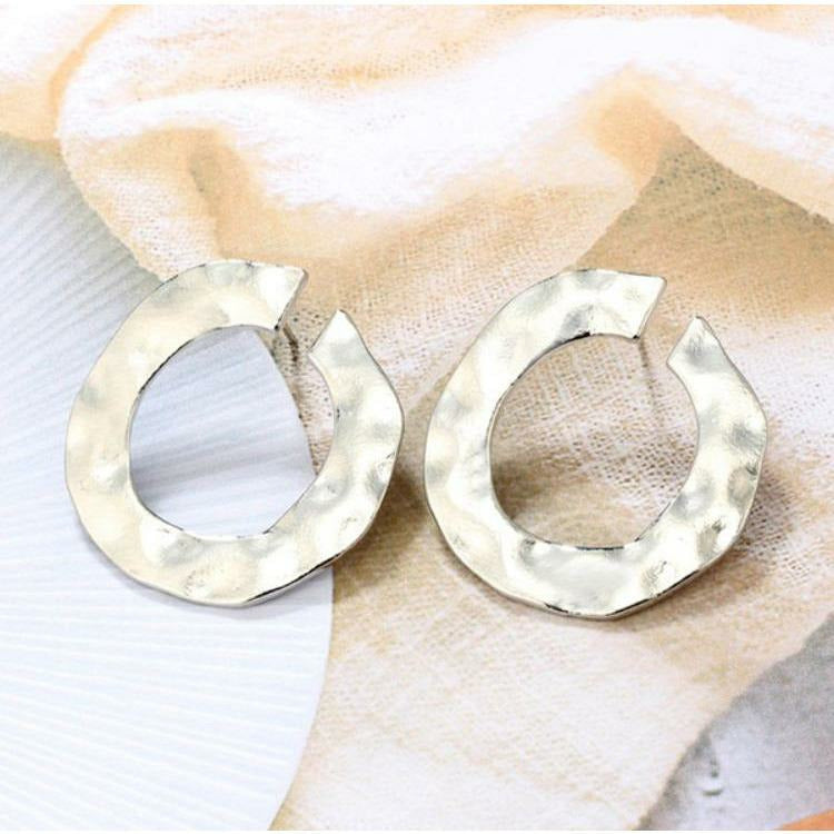 Personality Circle Earrings - Sophistycats Jewelry