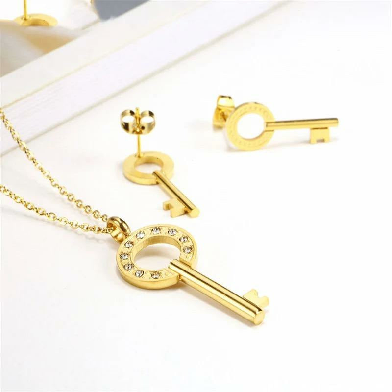 Gold key to heart  love necklace with earrings Set.