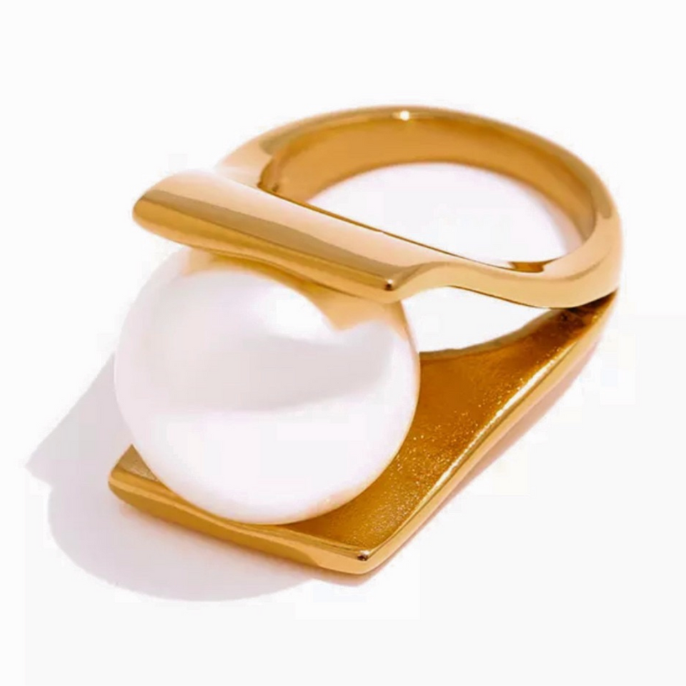 Big Pearl Statement Ring